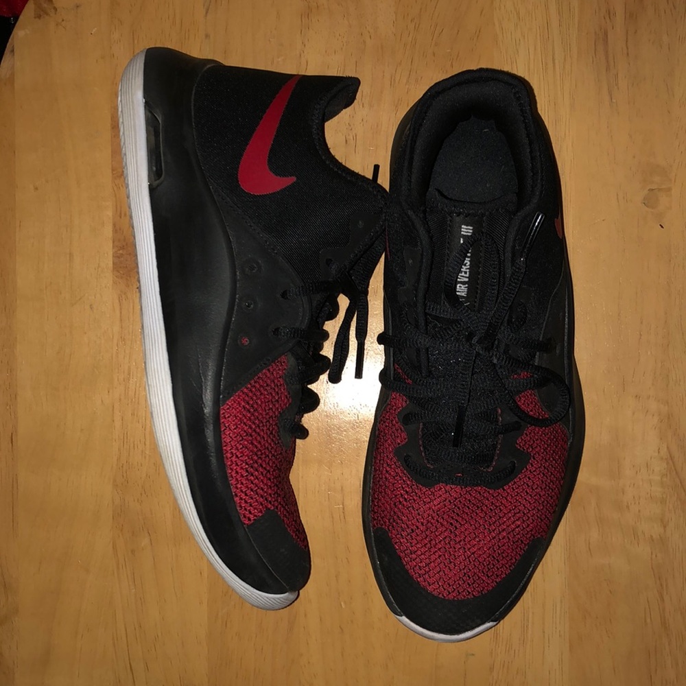 2018 NIKE AIR VERSITILE III RED SPORT
